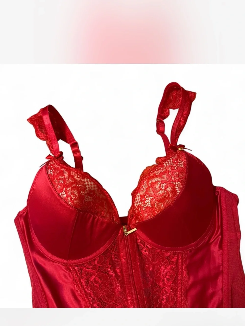 Honeylove striking red